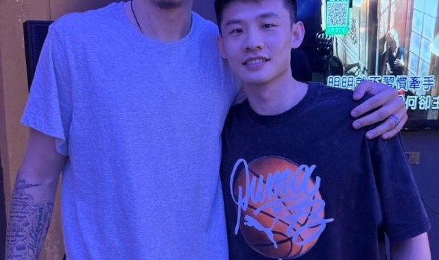 王岚嵚晒与张镇麟等人合照：一年队友，但足够幸运和自豪